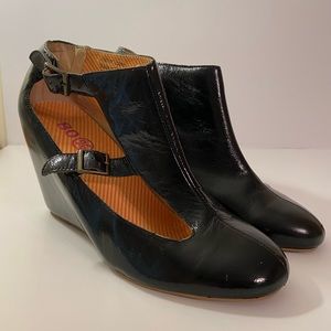 80%20 Black Patent Wedges